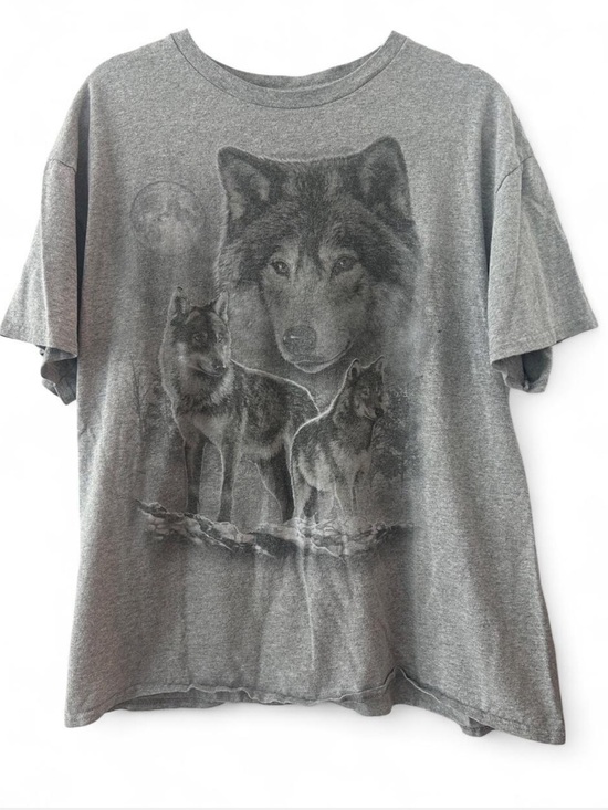 Tops - Gray Wolf Graphic Tee